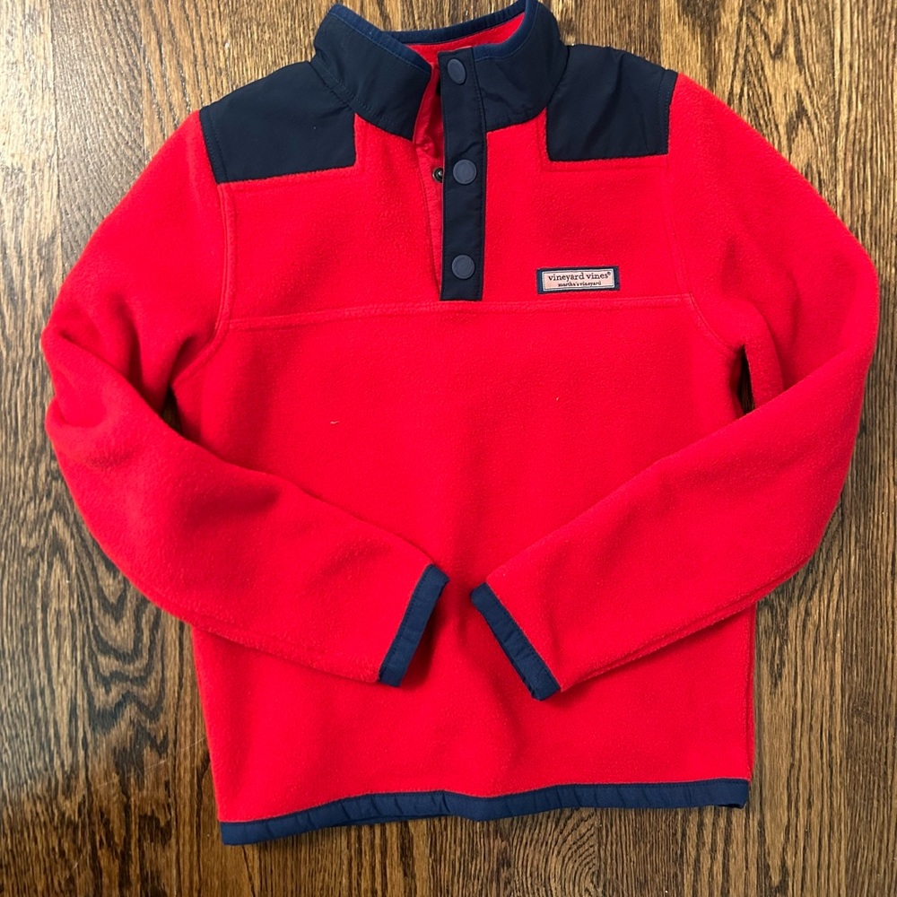 Vineyard Vines boys size 7 red. And navy fleece pullover EUC